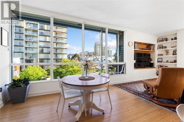 404 - 391 Tyee Rd, Condo with 2 bedrooms, 2 bathrooms and 1 parking in Victoria BC | Image 4