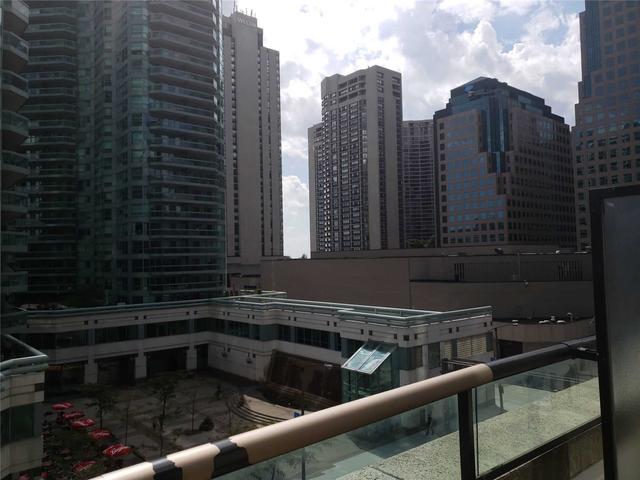 505 - 12 Yonge St, Condo with 2 bedrooms, 2 bathrooms and 1 parking in Toronto ON | Image 7