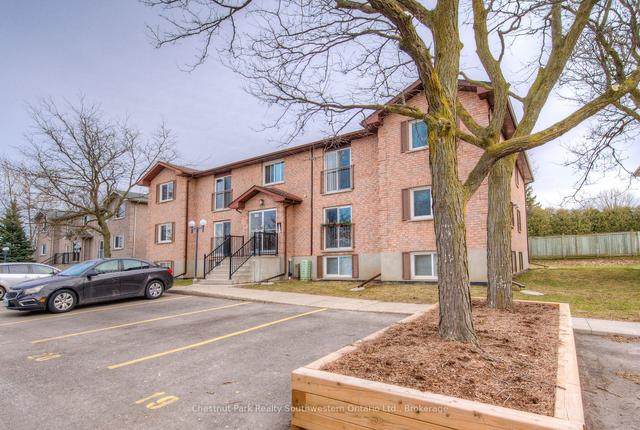 10 - 325 Northlake Dr, Condo with 2 bedrooms, 1 bathrooms and 1 parking in Waterloo ON | Image 19