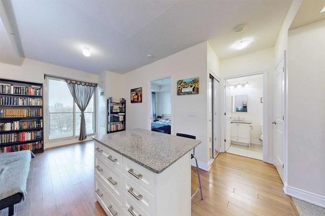 603b - 9090 Yonge St, Condo with 1 bedrooms, 1 bathrooms and 1 parking in Richmond Hill ON | Image 3