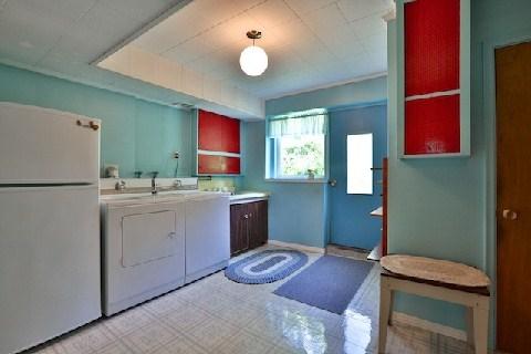 8 Teal Crt, House detached with 4 bedrooms, 3 bathrooms and 6 parking in Toronto ON | Image 11