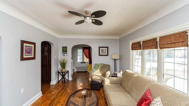 53 Linden St, House detached with 3 bedrooms, 2 bathrooms and 3 parking in St. Catharines ON | Image 4
