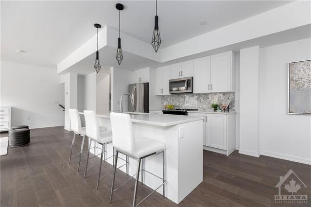 65 Cherry Blossom Private, Townhouse with 3 bedrooms, 3 bathrooms and 6 parking in Ottawa ON | Image 12
