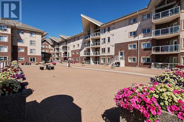 229, - 1182 Southview Drive Se, Condo with 2 bedrooms, 2 bathrooms and 1 parking in Medicine Hat AB | Image 1