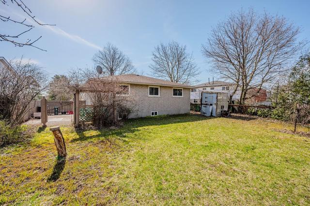 33 Dovercliffe Rd, House detached with 3 bedrooms, 3 bathrooms and 2 parking in Guelph ON | Image 29