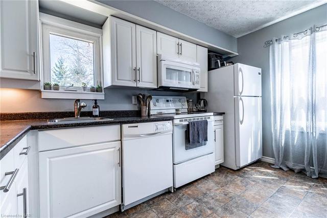 813 Foss Road, House detached with 3 bedrooms, 1 bathrooms and 5 parking in Pelham ON | Image 10