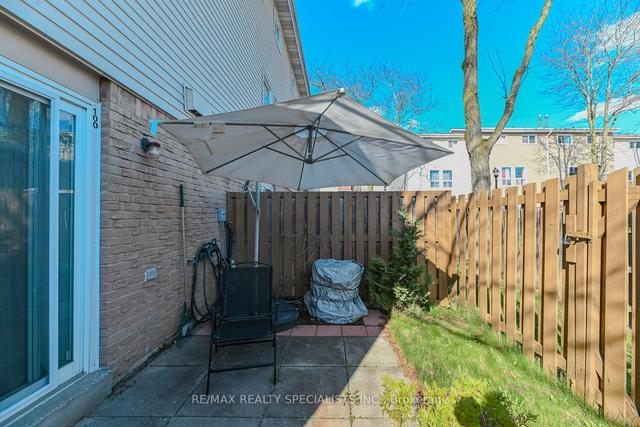 100 Ellis Dr, Townhouse with 3 bedrooms, 2 bathrooms and 2 parking in Brampton ON | Image 31