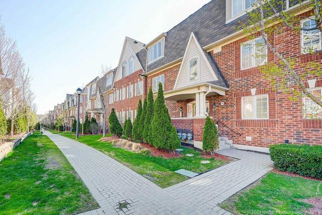 02 - 764 Neighbourhood Circ, Townhouse with 2 bedrooms, 2 bathrooms and 1 parking in Mississauga ON | Image 3
