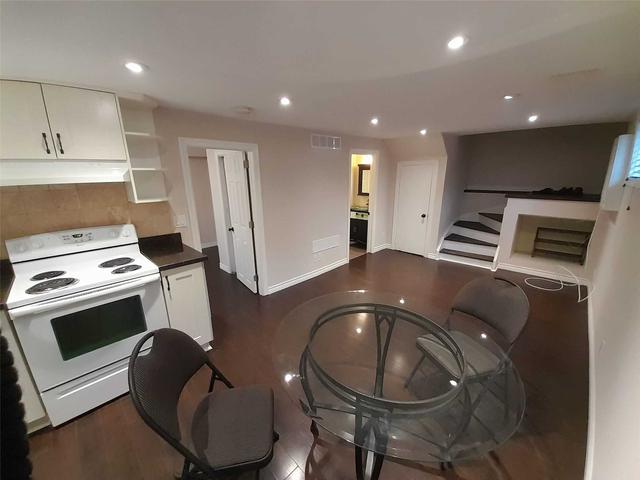 2195 Stir Cres, House semidetached with 1 bedrooms, 1 bathrooms and 1 parking in Mississauga ON | Image 3