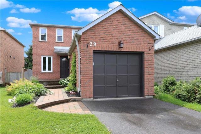 29 Delaney Cres, House attached with 3 bedrooms, 3 bathrooms and 3 parking in Barrie ON | Image 1