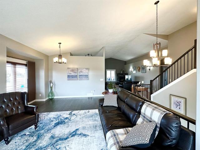 7726 - covington Way, House detached with 5 bedrooms, 3 bathrooms and 8 parking in Grande Prairie County No. 1 AB | Image 7