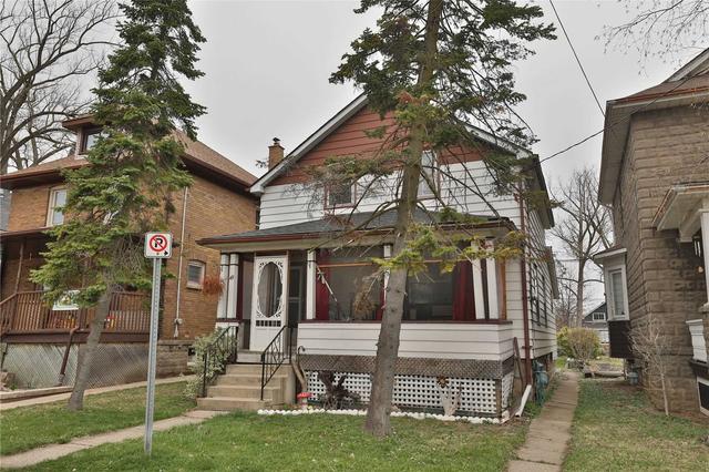 49 Almond St, House detached with 5 bedrooms, 2 bathrooms and 2 parking in St. Catharines ON | Image 1