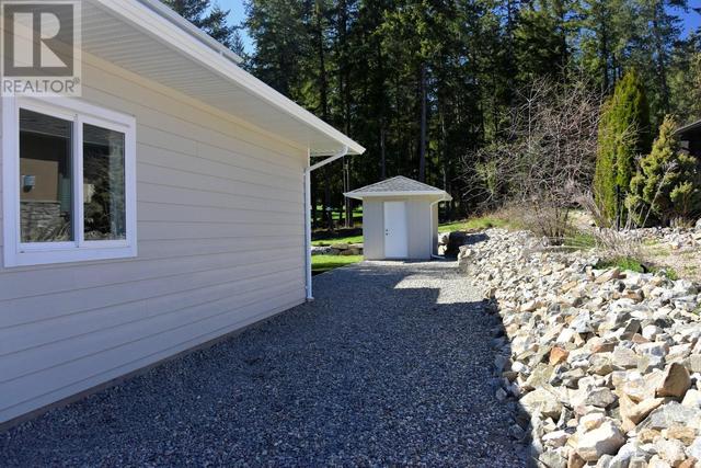 2748 Golf Course Drive, House detached with 3 bedrooms, 3 bathrooms and 7 parking in Columbia Shuswap C BC | Image 55
