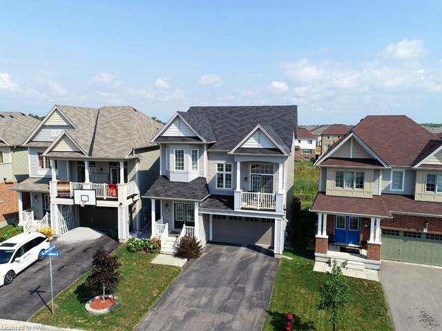 8405 Sweet Chestnut Drive, House detached with 3 bedrooms, 2 bathrooms and 6 parking in Niagara Falls ON | Image 2