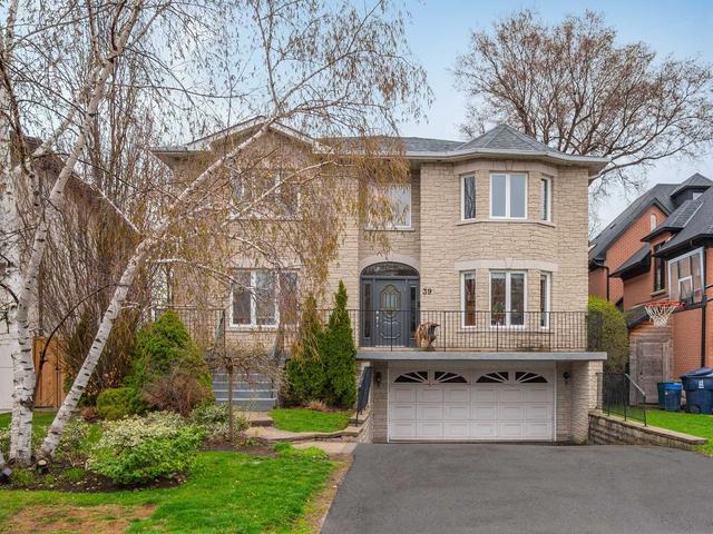 39 Corwin Cres, House detached with 5 bedrooms, 6 bathrooms and 4 parking in Toronto ON | Image 1