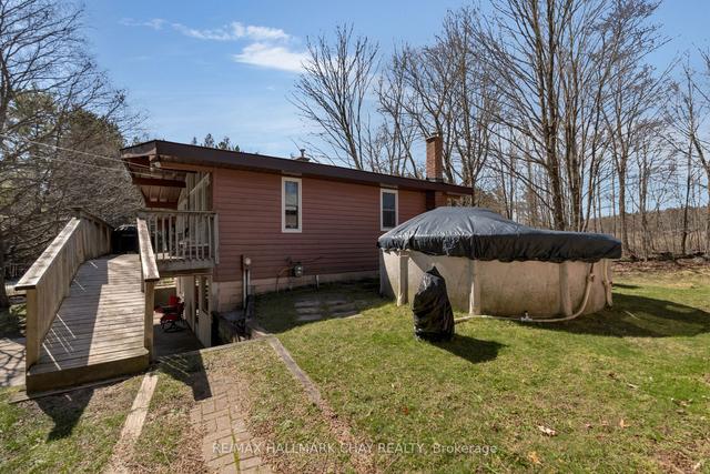 1166 Gill Rd, House detached with 2 bedrooms, 2 bathrooms and 12 parking in Springwater ON | Image 25