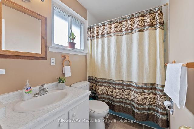 36 Newstead Cres N, House semidetached with 3 bedrooms, 2 bathrooms and 2 parking in Brampton ON | Image 9
