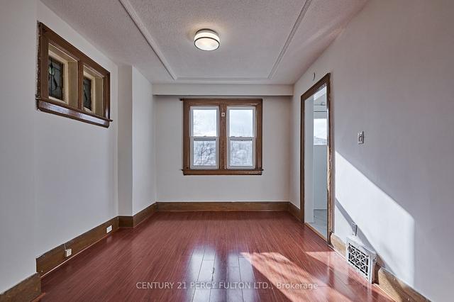 514 Lauder Ave, House detached with 3 bedrooms, 2 bathrooms and 2 parking in Toronto ON | Image 3