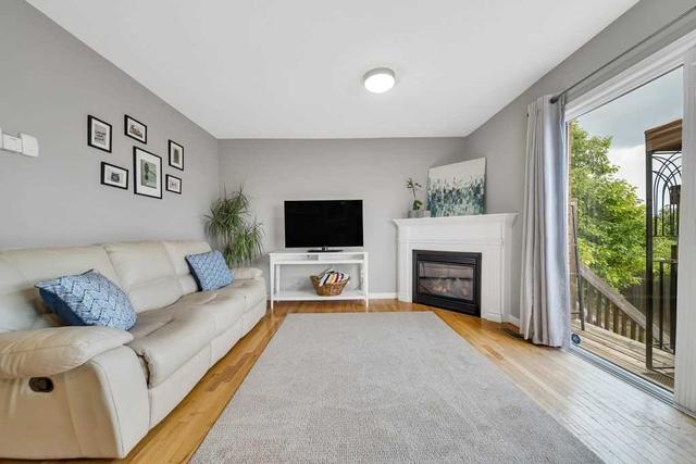 13 - 31 Schroder Cres, Townhouse with 3 bedrooms, 3 bathrooms and 2 parking in Guelph ON | Image 5