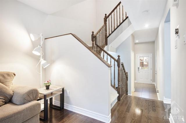 123 Waterfern Way, Townhouse with 3 bedrooms, 3 bathrooms and 3 parking in Ottawa ON | Image 6