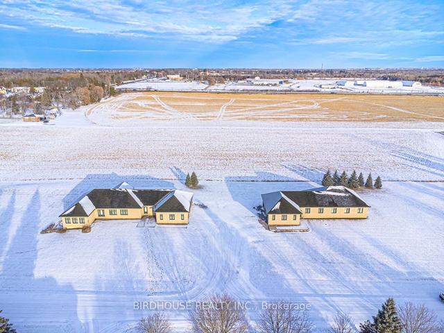 15 Colonial St, House detached with 3 bedrooms, 3 bathrooms and 8 parking in Kawartha Lakes ON | Image 1