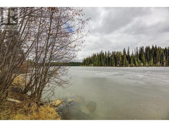 27 - 10250 Dee Lake Road Road, Home with 2 bedrooms, 1 bathrooms and 2 parking in Central Okanagan BC | Image 33
