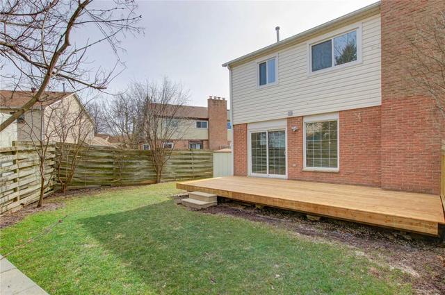 86 Terryhill Sq, House semidetached with 3 bedrooms, 2 bathrooms and 5 parking in Brampton ON | Image 22