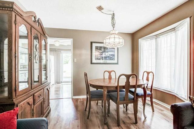 102 Middlemiss Cres, House detached with 3 bedrooms, 2 bathrooms and 2 parking in Cambridge ON | Image 3