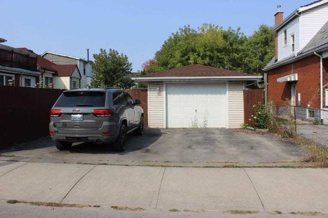 535 Roxborough Ave, House detached with 4 bedrooms, 2 bathrooms and 3 parking in Hamilton ON | Image 12
