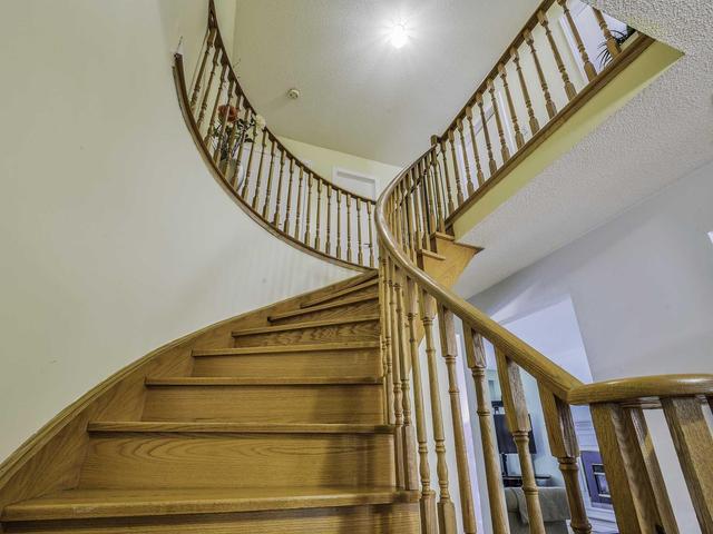 12 La Rose Crt, House detached with 4 bedrooms, 4 bathrooms and 4 parking in Brampton ON | Image 10