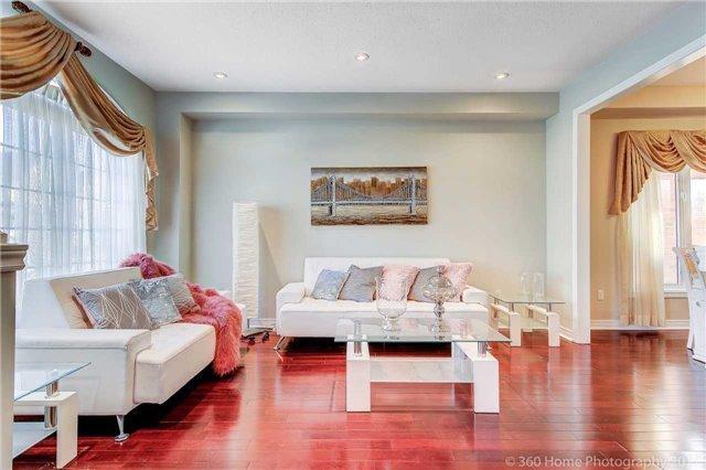 26 Mckennon St, House detached with 5 bedrooms, 5 bathrooms and 2 parking in Markham ON | Image 4