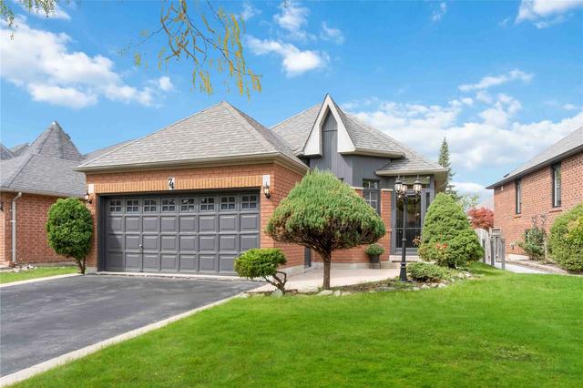 74 Pinebrook Circ, House detached with 2 bedrooms, 2 bathrooms and 6 parking in Caledon ON | Card Image