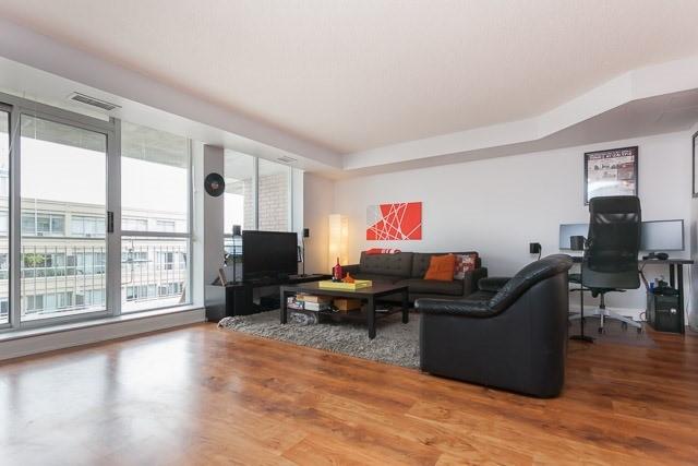 1001 - 18 Stafford St, Condo with 1 bedrooms, 2 bathrooms and 1 parking in Toronto ON | Image 3