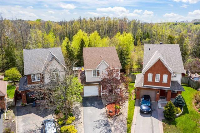 28 Colbourne Cres, House detached with 3 bedrooms, 3 bathrooms and 4 parking in Orangeville ON | Image 12
