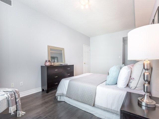 Lph17 - 23 Lorraine Dr, Condo with 2 bedrooms, 3 bathrooms and 1 parking in Toronto ON | Image 14