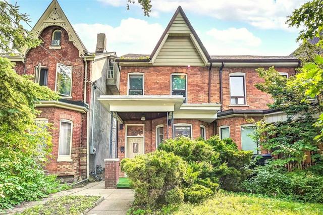 71 Robert St, House attached with 3 bedrooms, 2 bathrooms and 1 parking in Toronto ON | Image 1