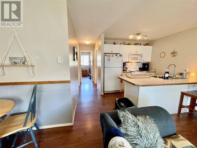 237 - 213 White Pine Crescent, House attached with 2 bedrooms, 1 bathrooms and 1 parking in Sicamous BC | Image 13