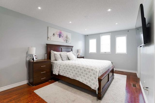 29 Macintyre Lane, Townhouse with 3 bedrooms, 3 bathrooms and 1 parking in Ajax ON | Image 13