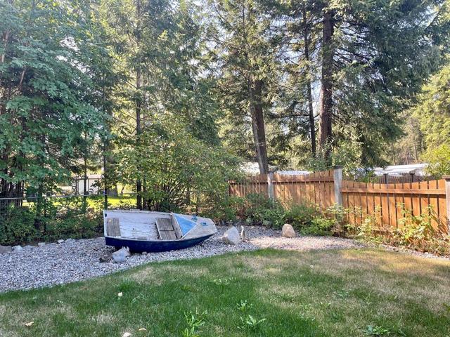 81 Holmes Road, House detached with 2 bedrooms, 2 bathrooms and 2 parking in Kootenay Boundary C BC | Image 14