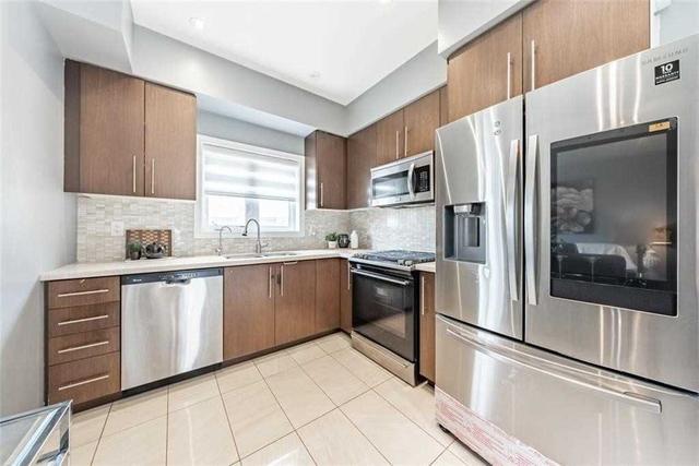 136 Westbank Tr, House semidetached with 3 bedrooms, 3 bathrooms and 3 parking in Hamilton ON | Image 28