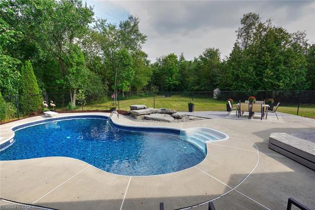 3522 Four Seasons Drive, House detached with 5 bedrooms, 3 bathrooms and 12 parking in South Frontenac ON | Image 37