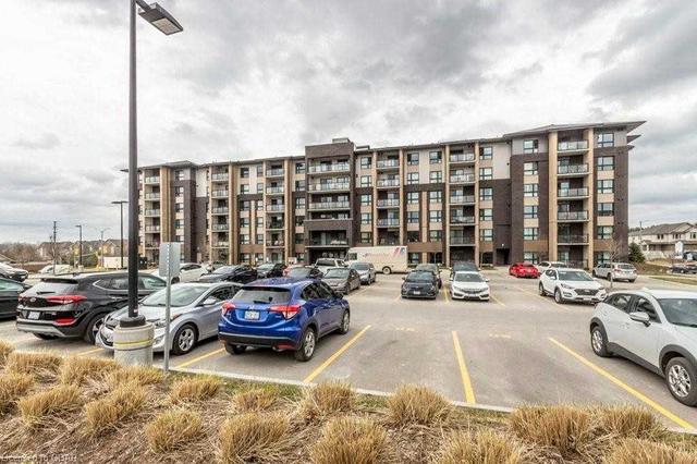 110 - 7 Kay Cres, Condo with 2 bedrooms, 1 bathrooms and 1 parking in Guelph ON | Image 12