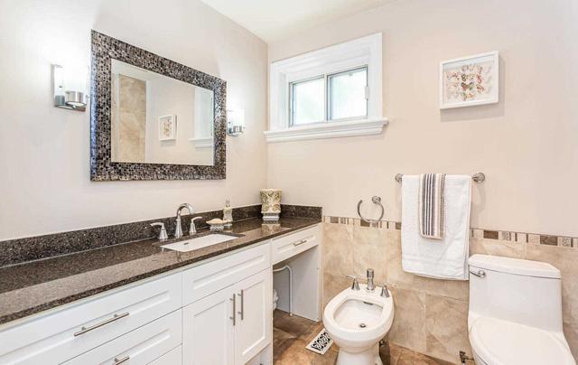 4 Leita Crt, House semidetached with 4 bedrooms, 3 bathrooms and 5 parking in Toronto ON | Image 11