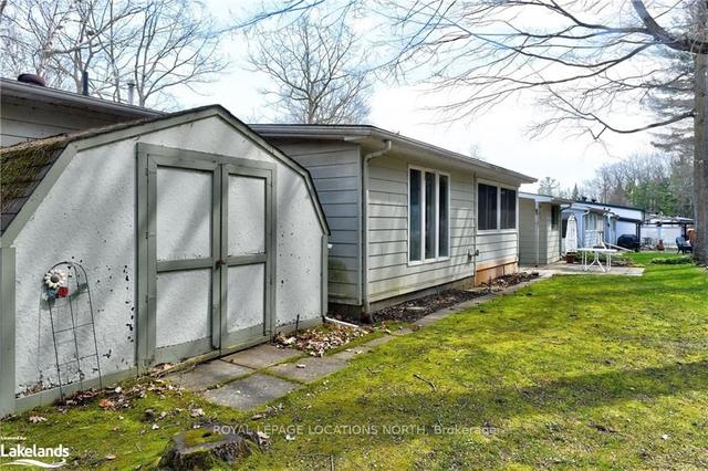4 Allen Dr, Home with 2 bedrooms, 2 bathrooms and 3 parking in Wasaga Beach ON | Image 35