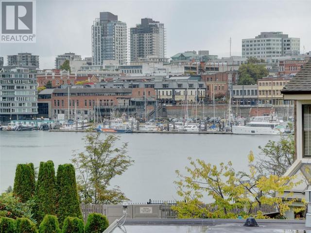 203 - 225 Belleville St, Condo with 2 bedrooms, 2 bathrooms and 1 parking in Victoria BC | Image 6