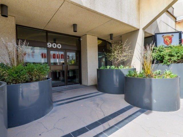 1002 - 900 Yonge St, Condo with 2 bedrooms, 2 bathrooms and 1 parking in Toronto ON | Image 17