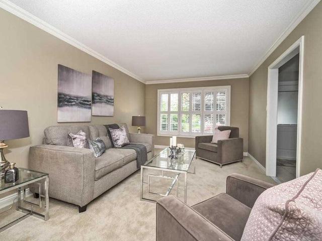 11 Vale Cres, House detached with 4 bedrooms, 3 bathrooms and 2 parking in Ajax ON | Image 5