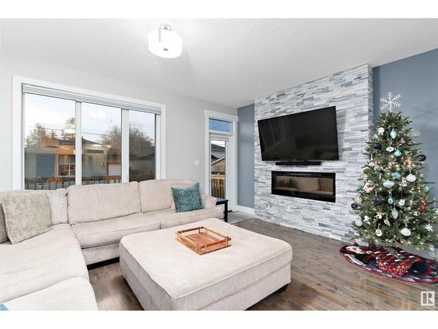 9218 154 St Nw, House detached with 4 bedrooms, 3 bathrooms and 4 parking in Edmonton AB | Image 9