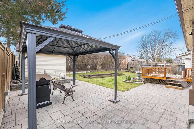 213 Jeffcoat Dr, House detached with 2 bedrooms, 2 bathrooms and 5 parking in Toronto ON | Image 17