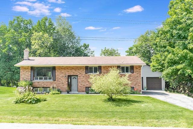 14 Joy Ave, House detached with 3 bedrooms, 2 bathrooms and 8 parking in Oro Medonte ON | Image 12